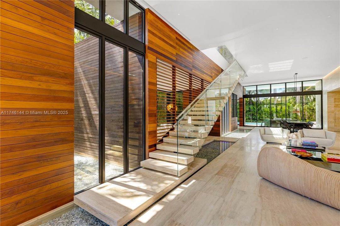 For Sale: $9,875,000 (8 beds, 8 baths, 6529 Square Feet)