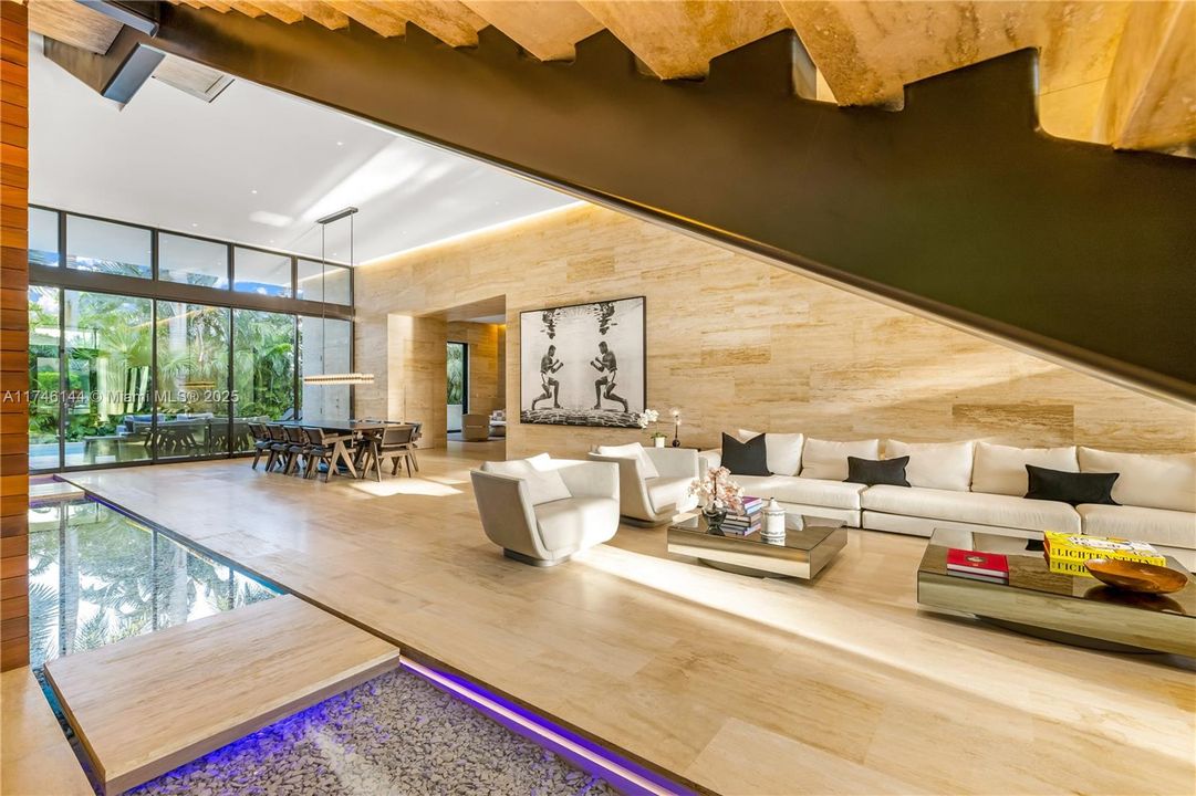 For Sale: $9,875,000 (8 beds, 8 baths, 6529 Square Feet)