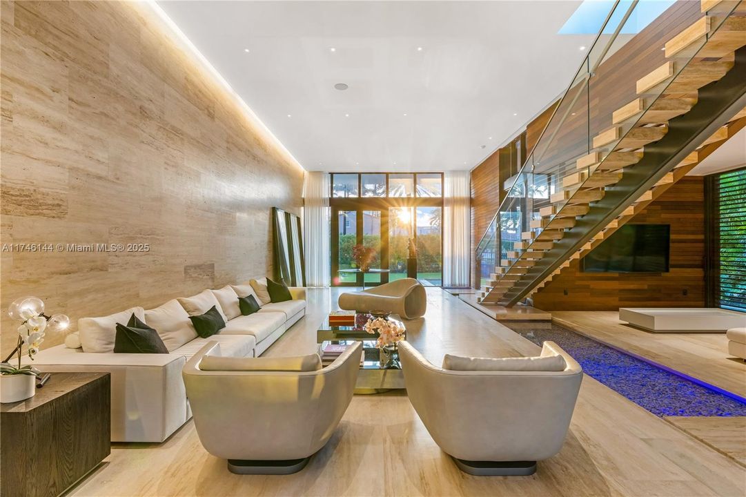 For Sale: $9,875,000 (8 beds, 8 baths, 6529 Square Feet)
