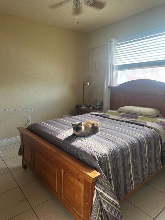 Recently Sold: $215,000 (2 beds, 1 baths, 695 Square Feet)