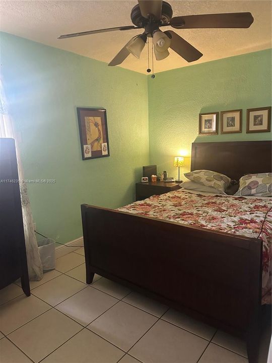 Recently Sold: $215,000 (2 beds, 1 baths, 695 Square Feet)