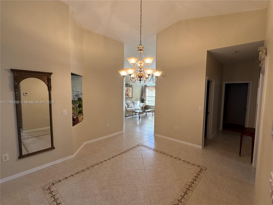 最近租的: $3,300 (3 贝兹, 2 浴室, 1488 平方英尺)