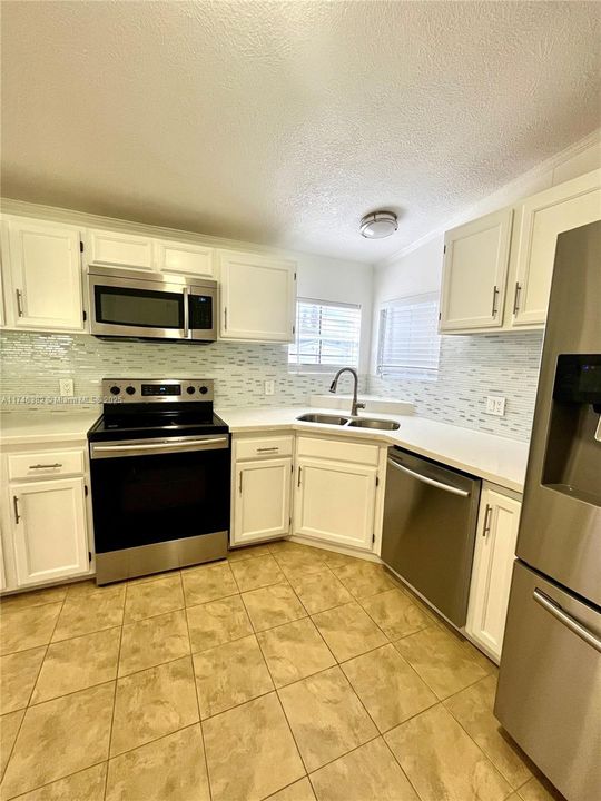 最近租的: $3,100 (4 贝兹, 2 浴室, 1430 平方英尺)