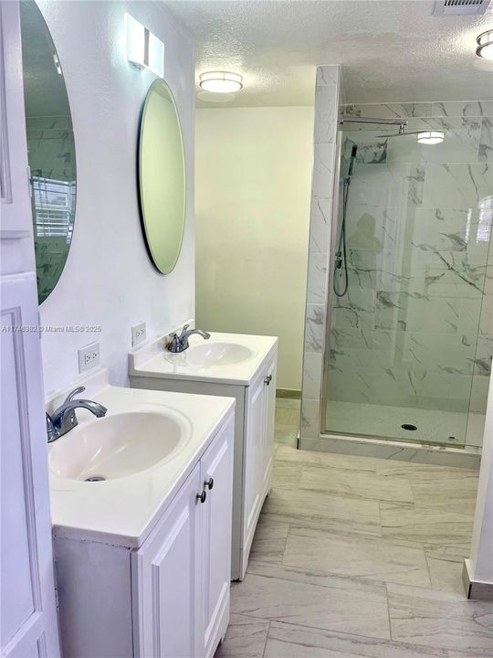 最近租的: $3,100 (4 贝兹, 2 浴室, 1430 平方英尺)