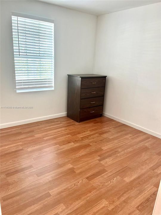 最近租的: $3,100 (4 贝兹, 2 浴室, 1430 平方英尺)