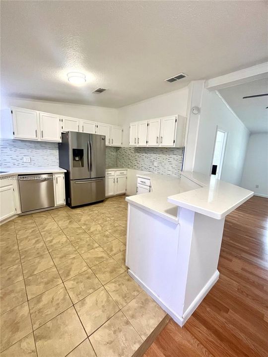 最近租的: $3,100 (4 贝兹, 2 浴室, 1430 平方英尺)