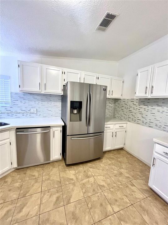 最近租的: $3,100 (4 贝兹, 2 浴室, 1430 平方英尺)