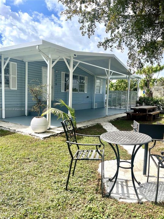 最近租的: $3,100 (4 贝兹, 2 浴室, 1430 平方英尺)