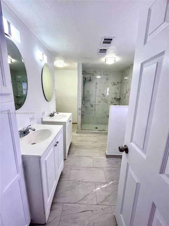 最近租的: $3,100 (4 贝兹, 2 浴室, 1430 平方英尺)