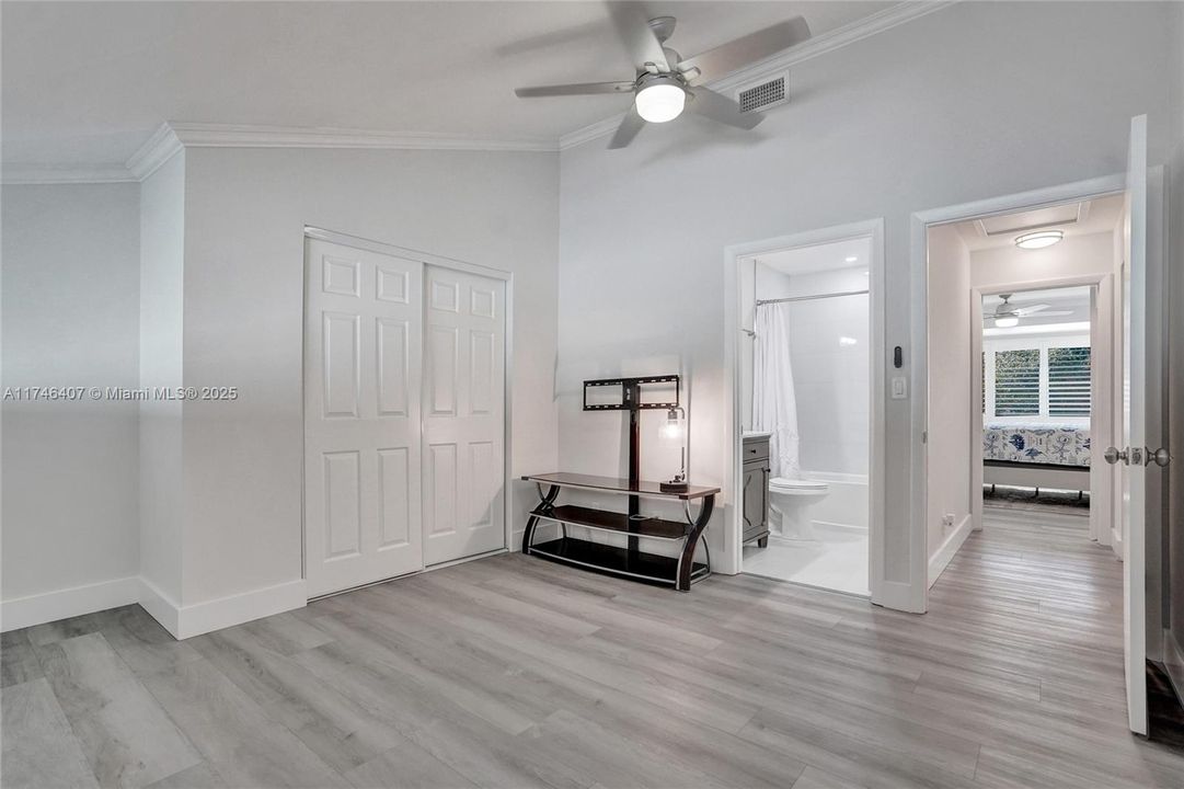 Recently Sold: $435,000 (2 beds, 2 baths, 1228 Square Feet)