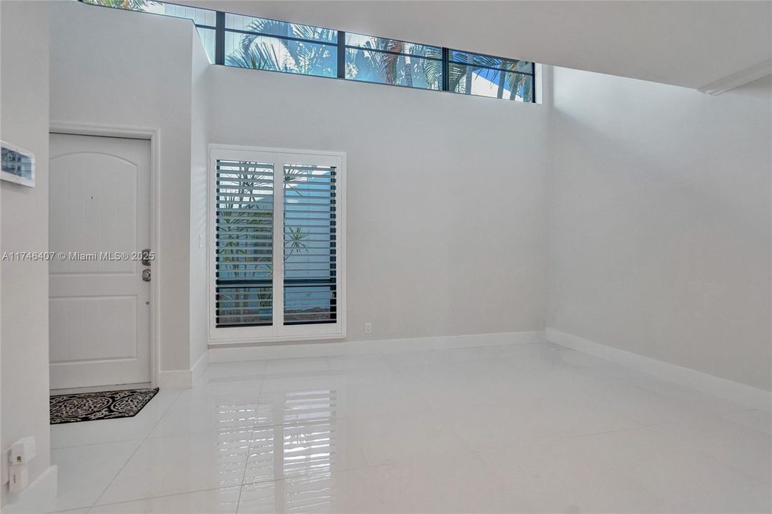 Recently Sold: $435,000 (2 beds, 2 baths, 1228 Square Feet)