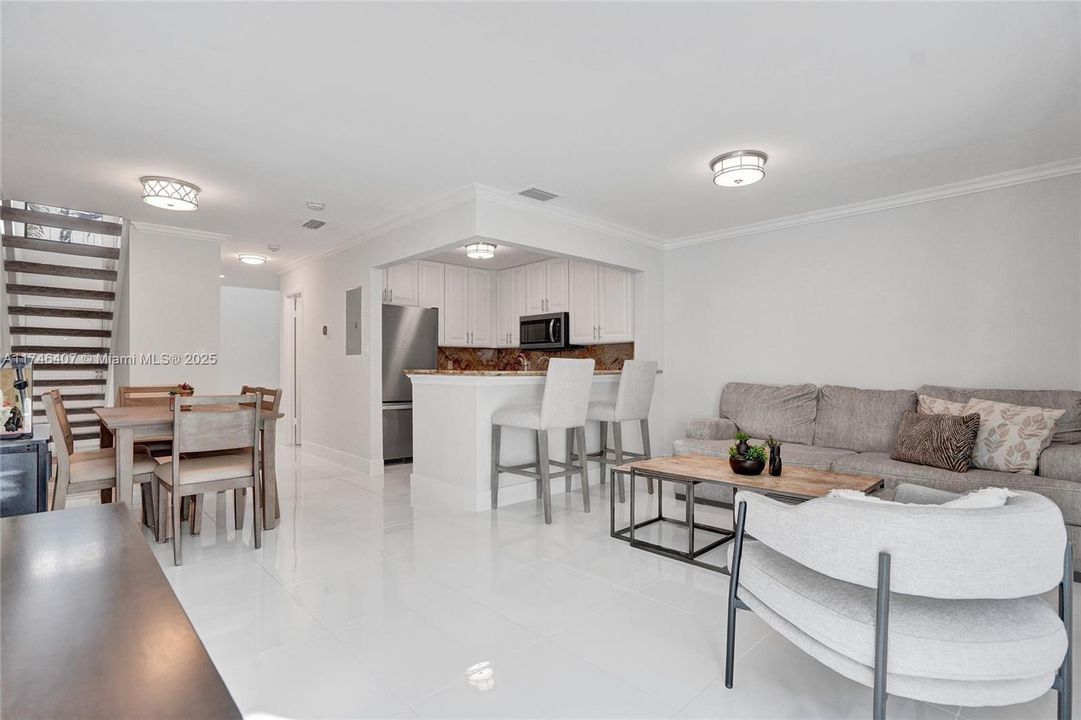 Recently Sold: $435,000 (2 beds, 2 baths, 1228 Square Feet)