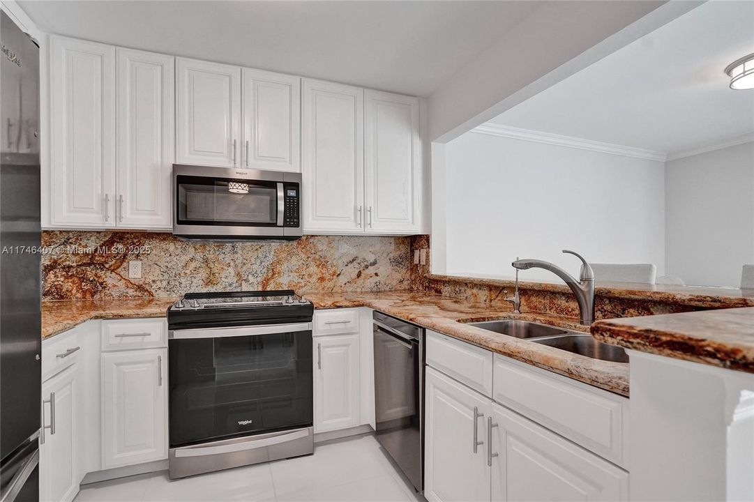 Recently Sold: $435,000 (2 beds, 2 baths, 1228 Square Feet)