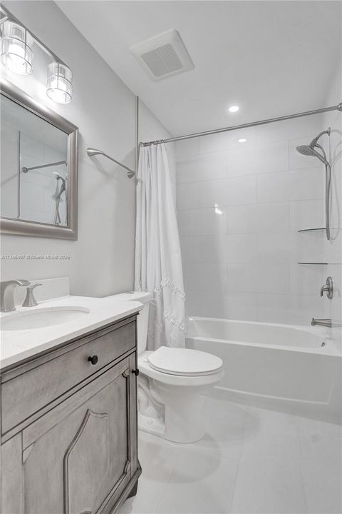 Recently Sold: $435,000 (2 beds, 2 baths, 1228 Square Feet)