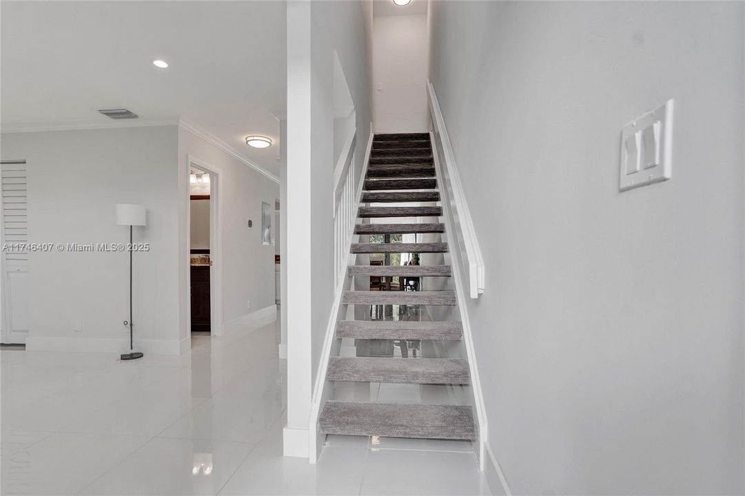 Recently Sold: $435,000 (2 beds, 2 baths, 1228 Square Feet)