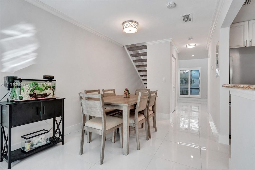 Recently Sold: $435,000 (2 beds, 2 baths, 1228 Square Feet)