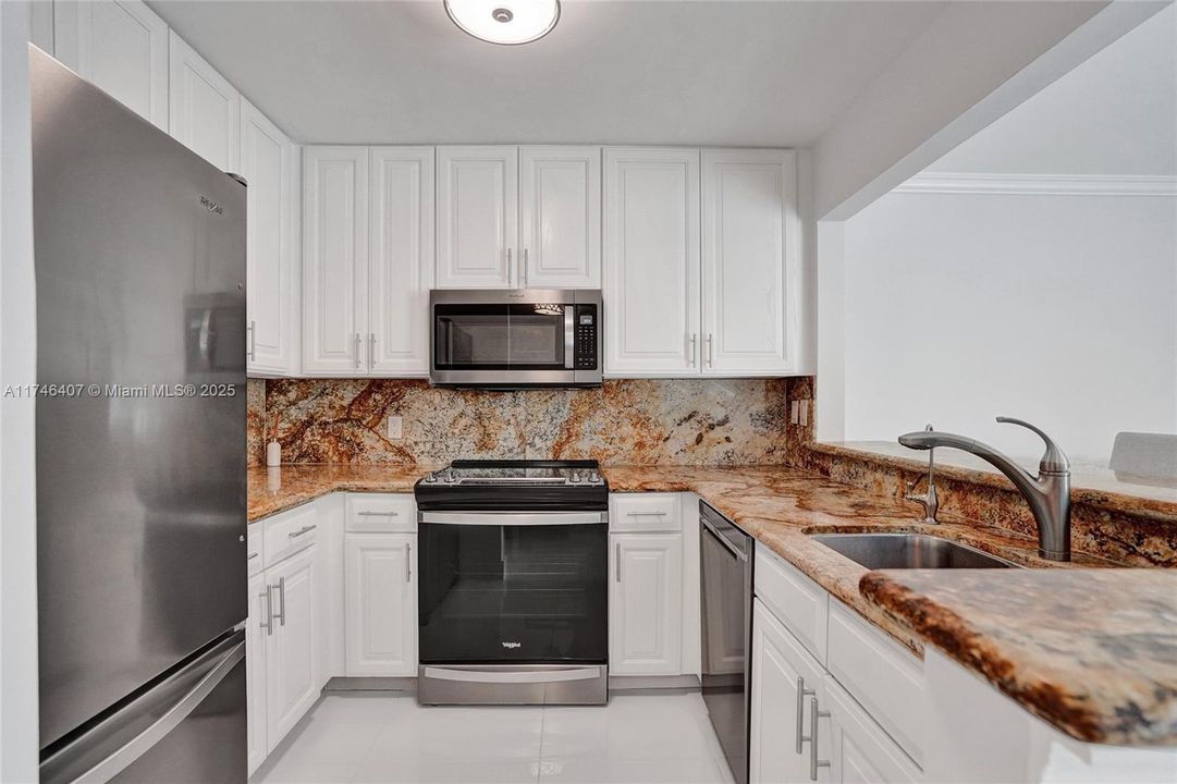 Recently Sold: $435,000 (2 beds, 2 baths, 1228 Square Feet)