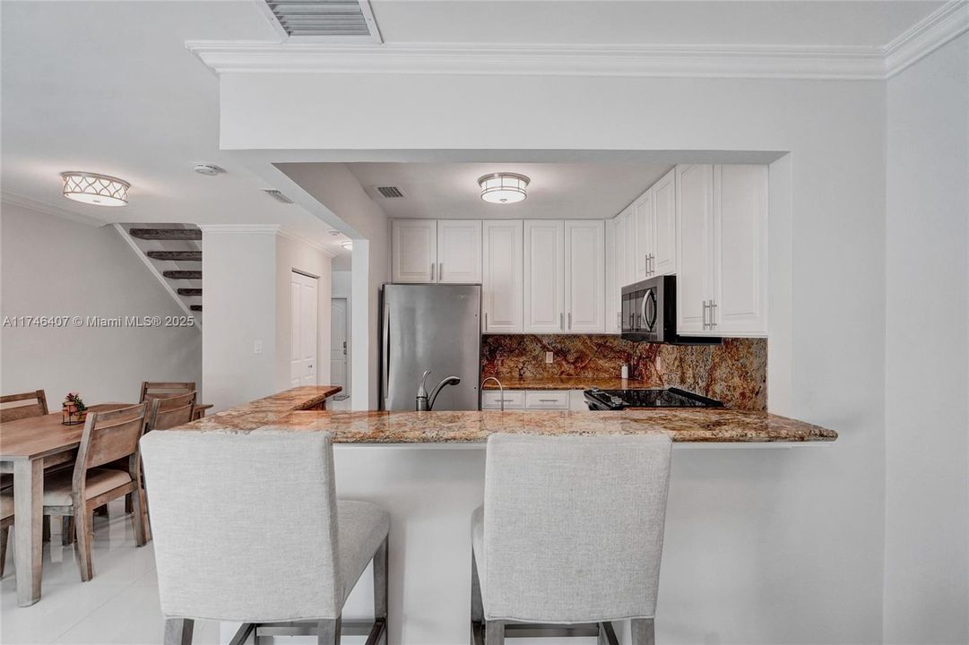 Recently Sold: $435,000 (2 beds, 2 baths, 1228 Square Feet)