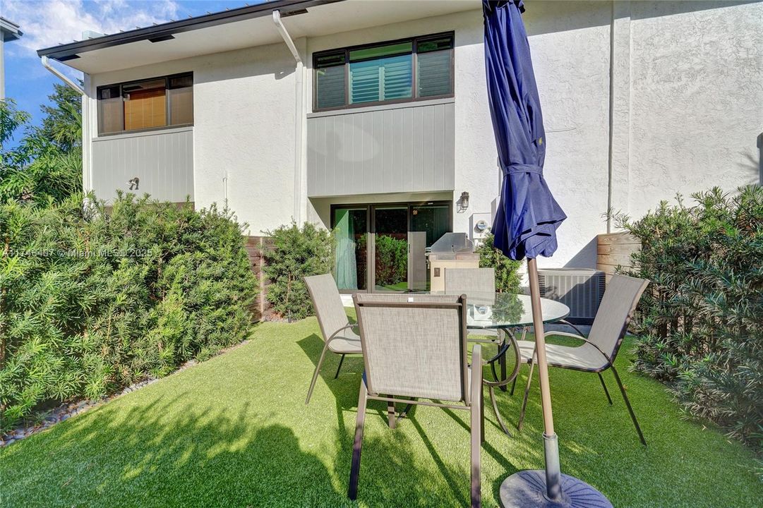 Recently Sold: $435,000 (2 beds, 2 baths, 1228 Square Feet)