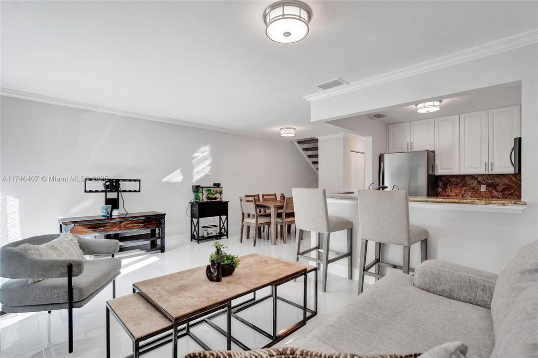 Recently Sold: $435,000 (2 beds, 2 baths, 1228 Square Feet)