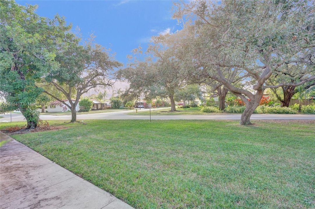 Recently Sold: $435,000 (2 beds, 2 baths, 1228 Square Feet)