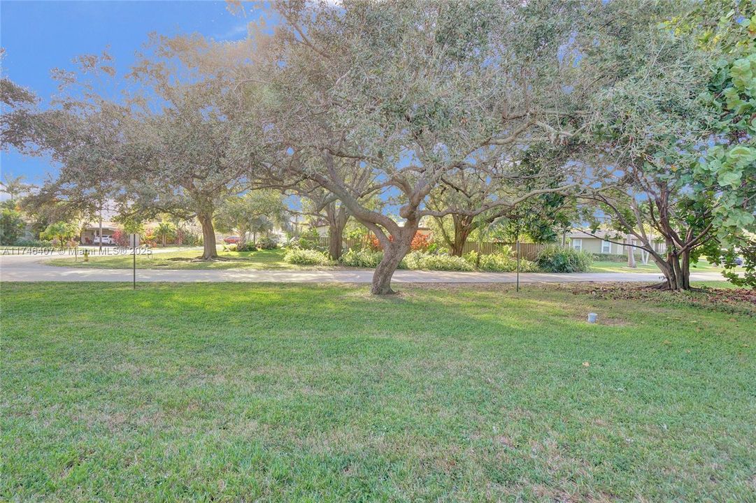 Recently Sold: $435,000 (2 beds, 2 baths, 1228 Square Feet)