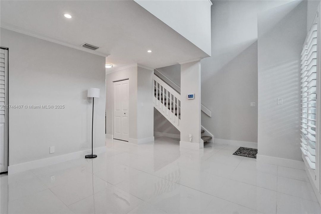 Recently Sold: $435,000 (2 beds, 2 baths, 1228 Square Feet)