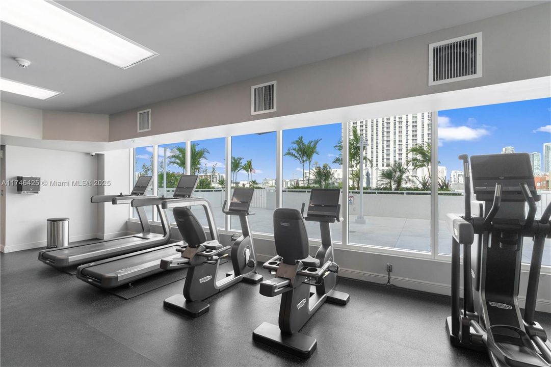 Recently Sold: $459,000 (2 beds, 2 baths, 1051 Square Feet)