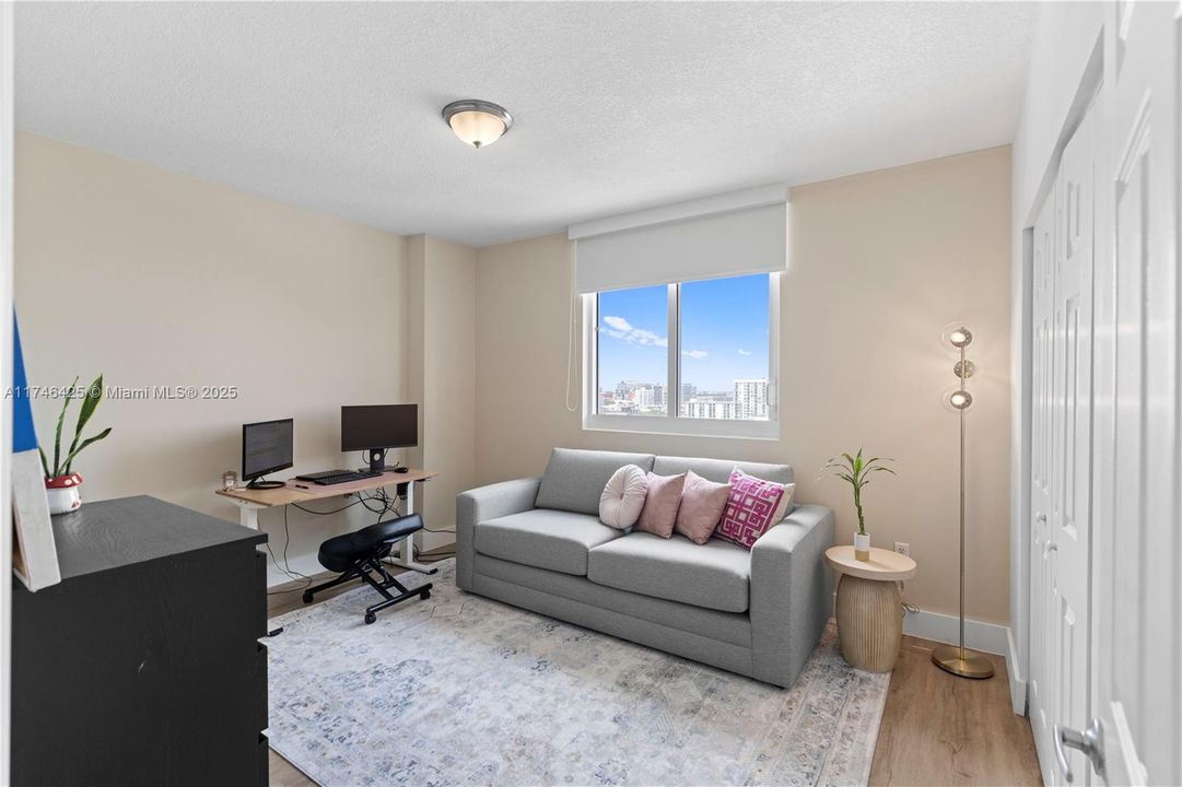 Recently Sold: $459,000 (2 beds, 2 baths, 1051 Square Feet)