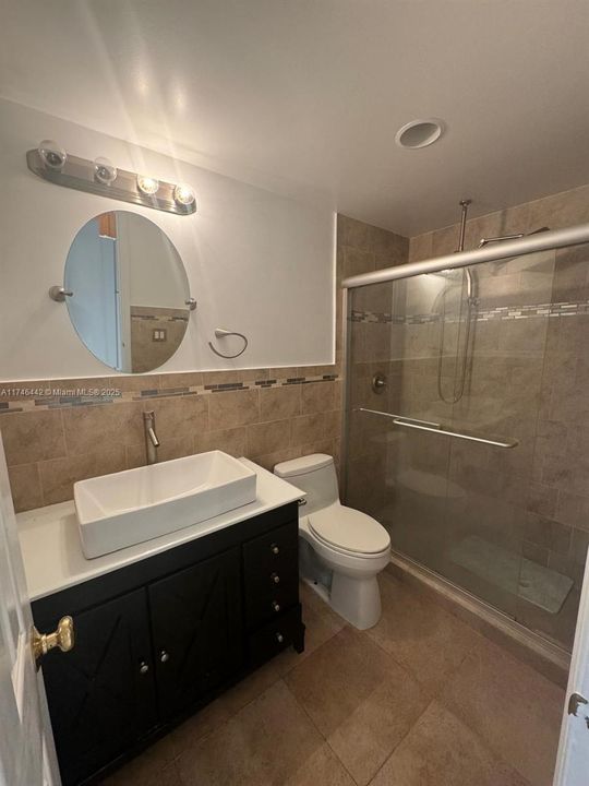 For Sale: $199,000 (2 beds, 1 baths, 815 Square Feet)