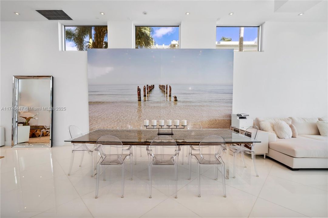 For Rent: $100,000 (8 beds, 7 baths, 7210 Square Feet)