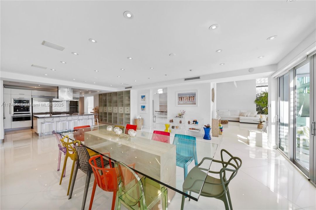 For Rent: $100,000 (8 beds, 7 baths, 7210 Square Feet)