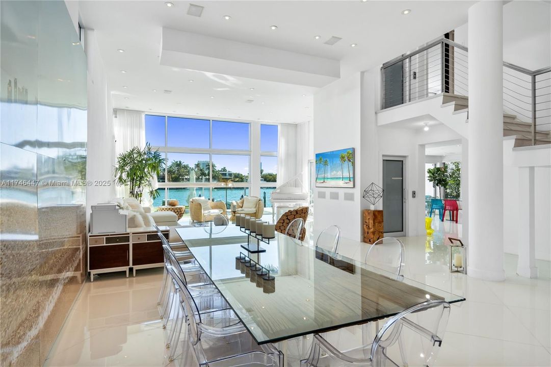 For Rent: $100,000 (8 beds, 7 baths, 7210 Square Feet)