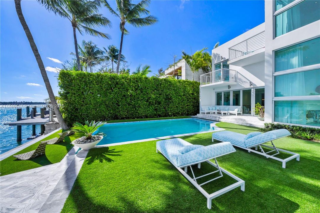 For Rent: $100,000 (8 beds, 7 baths, 7210 Square Feet)