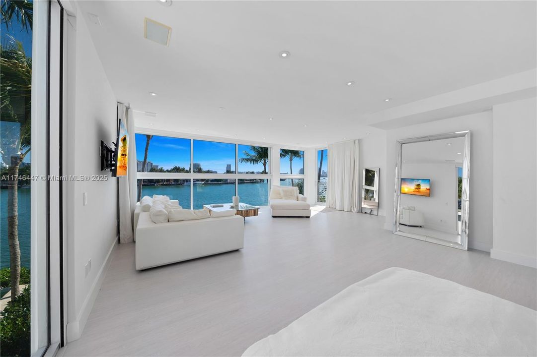 For Rent: $100,000 (8 beds, 7 baths, 7210 Square Feet)