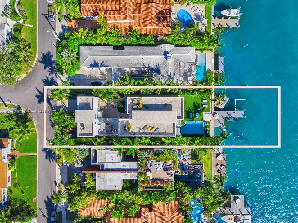 For Rent: $100,000 (8 beds, 7 baths, 7210 Square Feet)