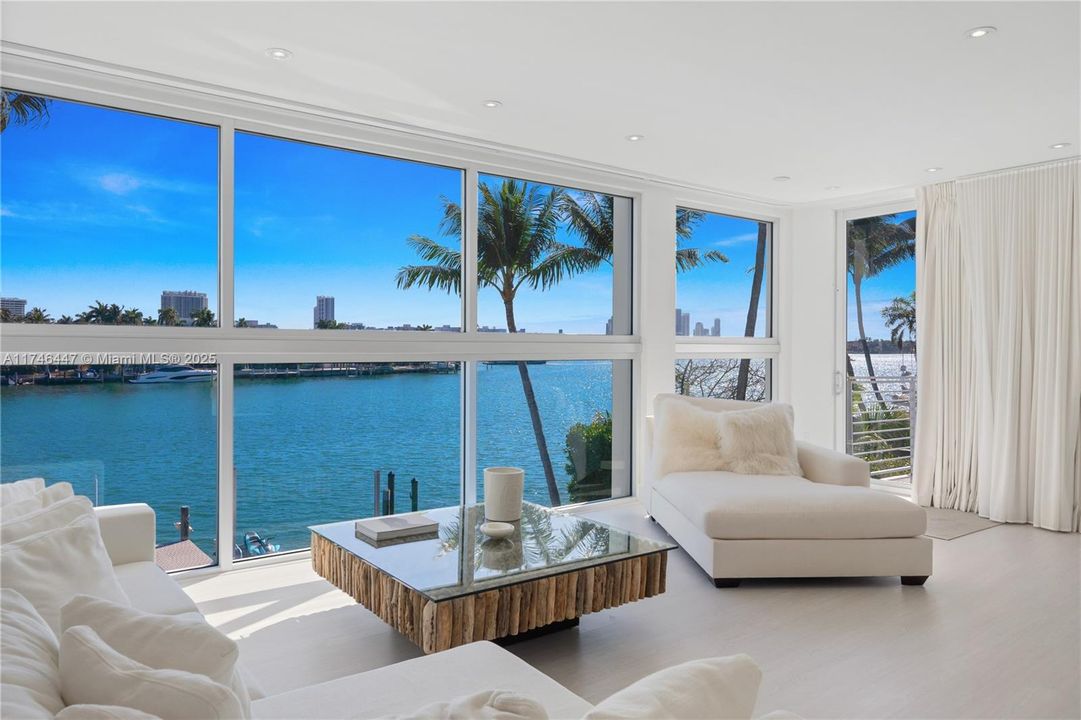 For Rent: $100,000 (8 beds, 7 baths, 7210 Square Feet)