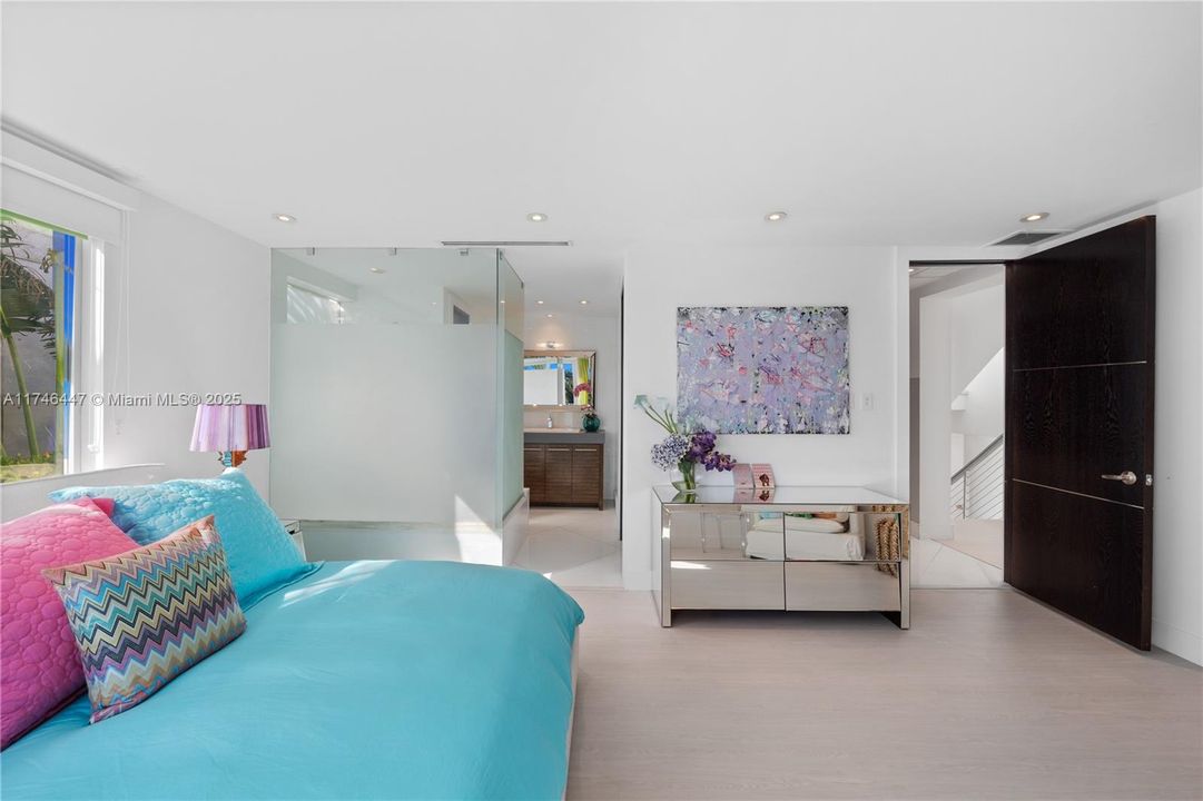 For Rent: $100,000 (8 beds, 7 baths, 7210 Square Feet)