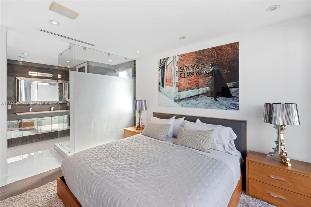 For Rent: $100,000 (8 beds, 7 baths, 7210 Square Feet)