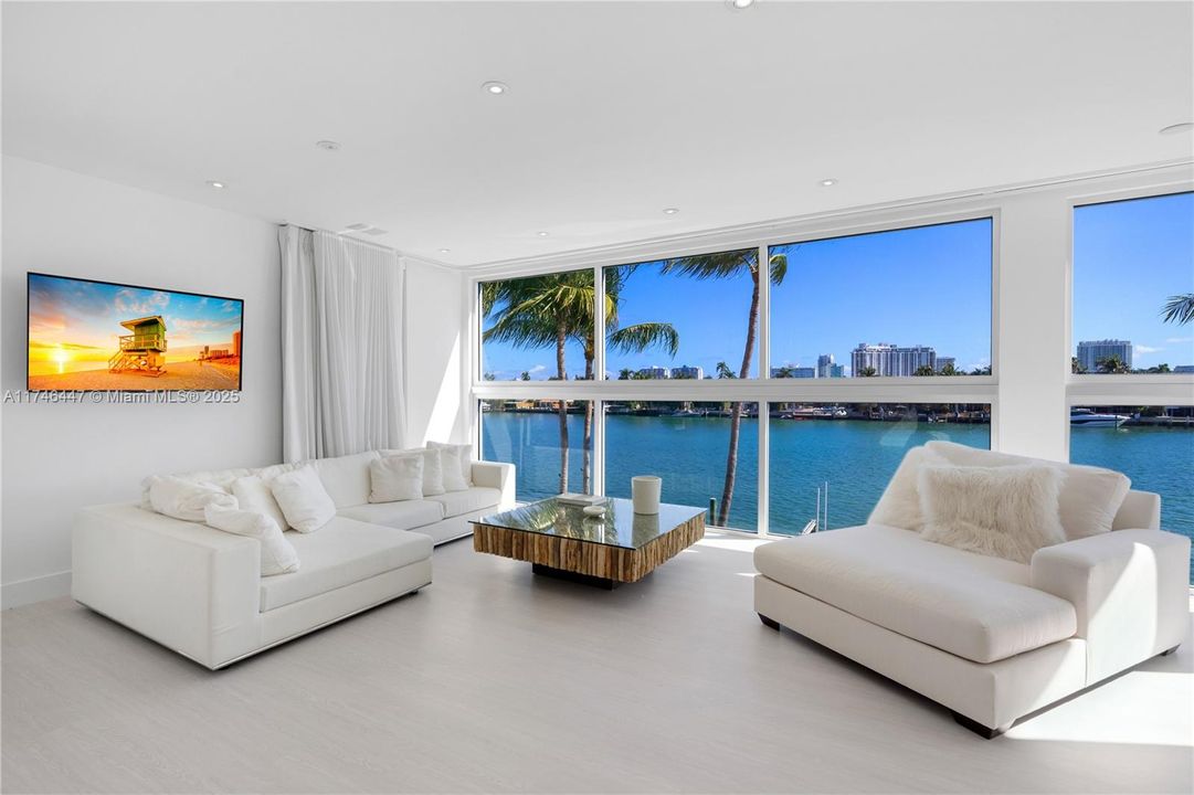 For Rent: $100,000 (8 beds, 7 baths, 7210 Square Feet)