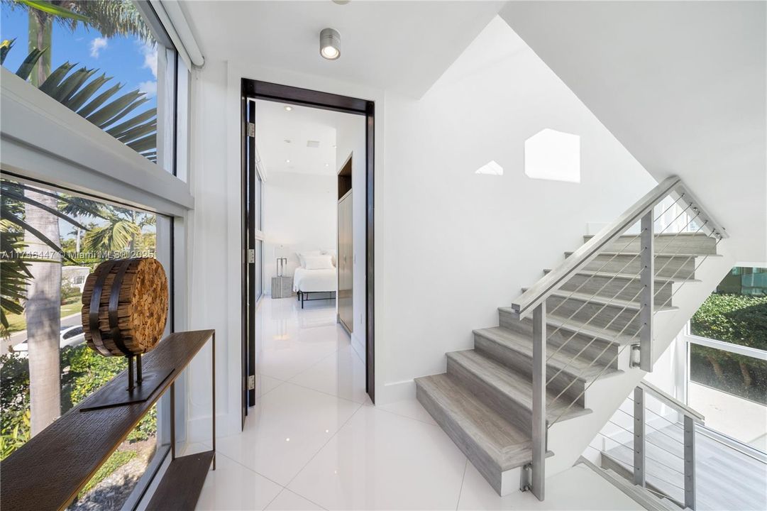 For Rent: $100,000 (8 beds, 7 baths, 7210 Square Feet)