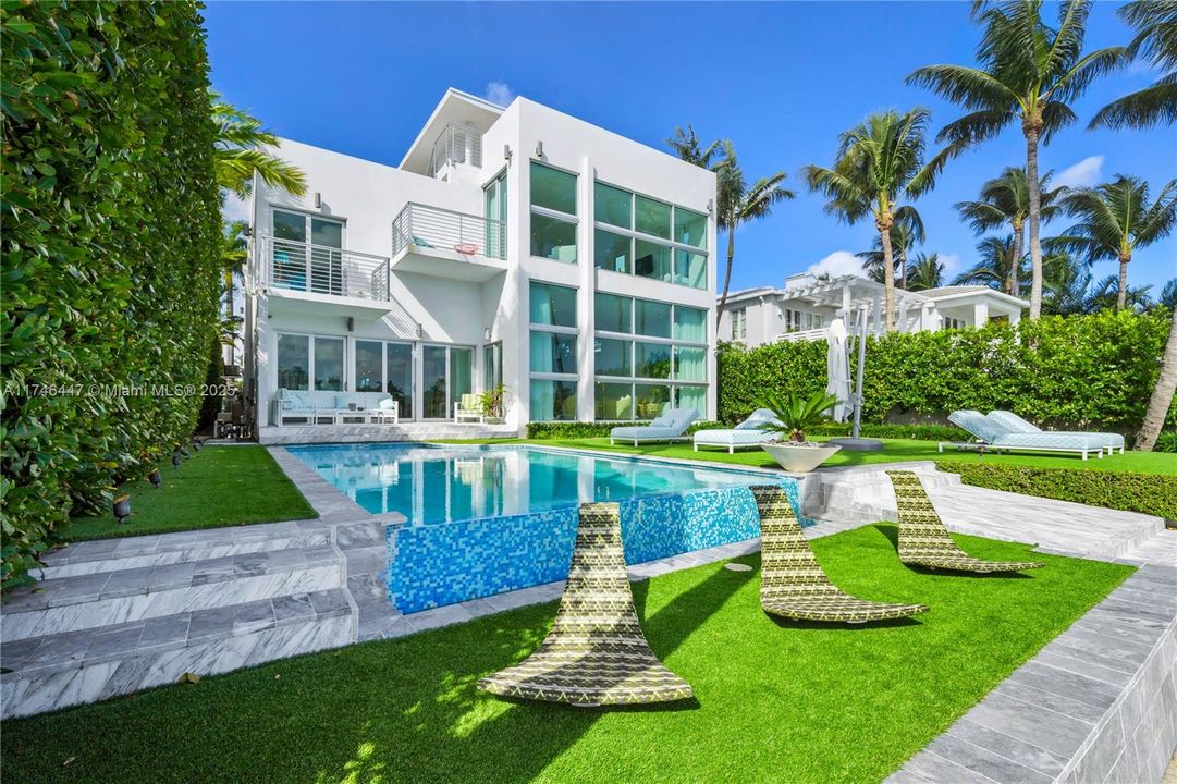 For Rent: $100,000 (8 beds, 7 baths, 7210 Square Feet)