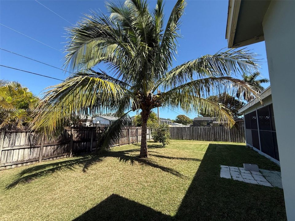 Recently Rented: $2,950 (3 beds, 2 baths, 1450 Square Feet)