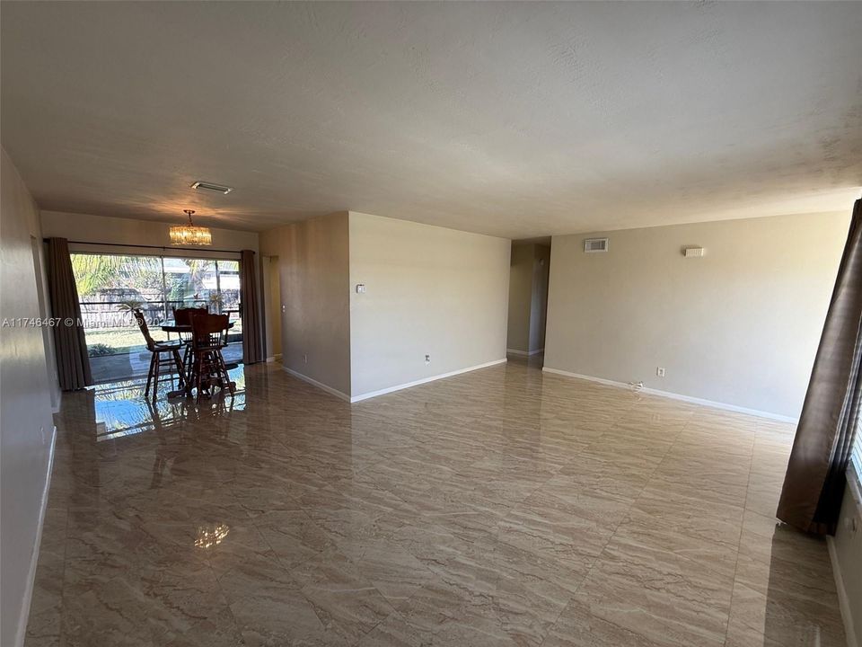 Recently Rented: $2,950 (3 beds, 2 baths, 1450 Square Feet)