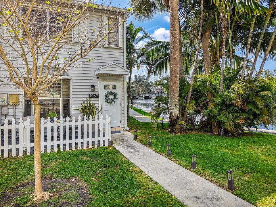 Recientemente alquilado: $2,950 (2 camas, 2 baños, 1056 Pies cuadrados)
