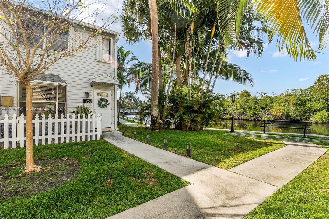 Recientemente alquilado: $2,950 (2 camas, 2 baños, 1056 Pies cuadrados)