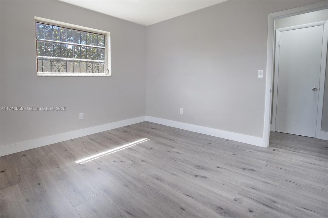 Недавно арендовано: $2,300 (2 спален, 1 ванн, 900 Квадратных фут)