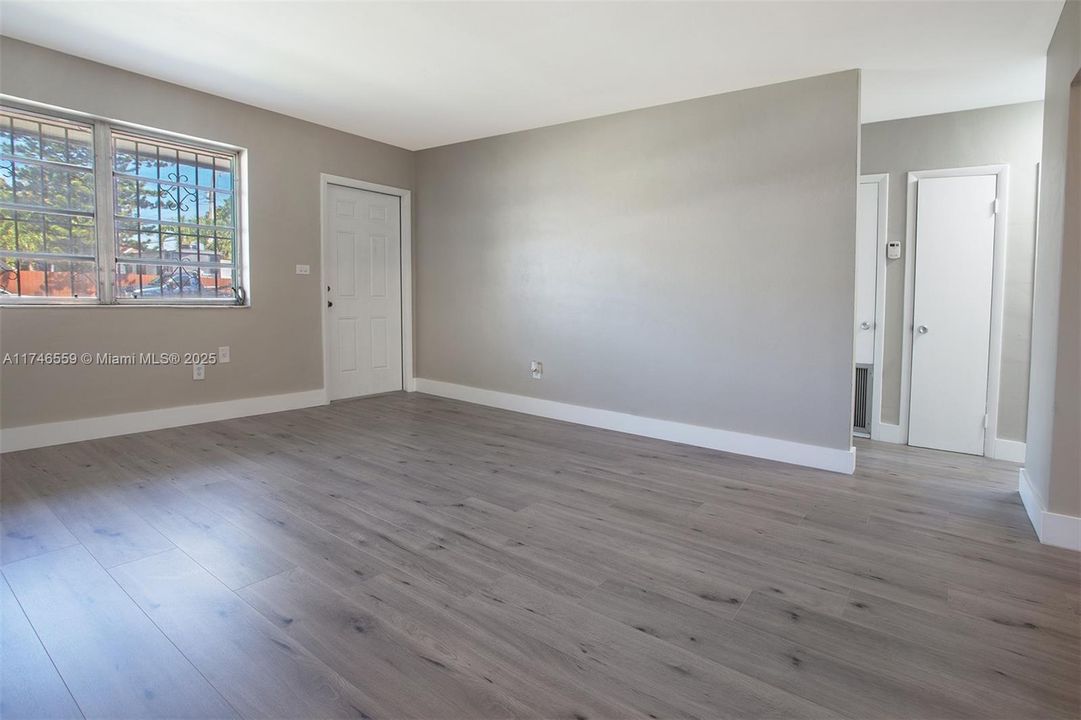 Недавно арендовано: $2,300 (2 спален, 1 ванн, 900 Квадратных фут)