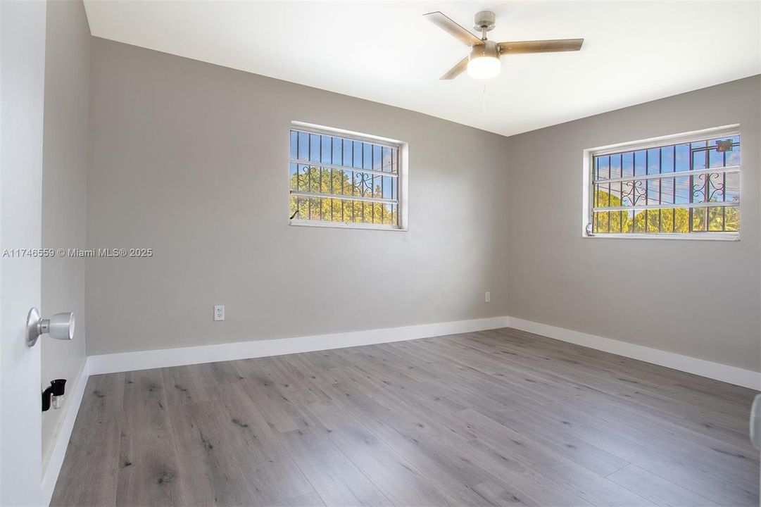 Недавно арендовано: $2,300 (2 спален, 1 ванн, 900 Квадратных фут)