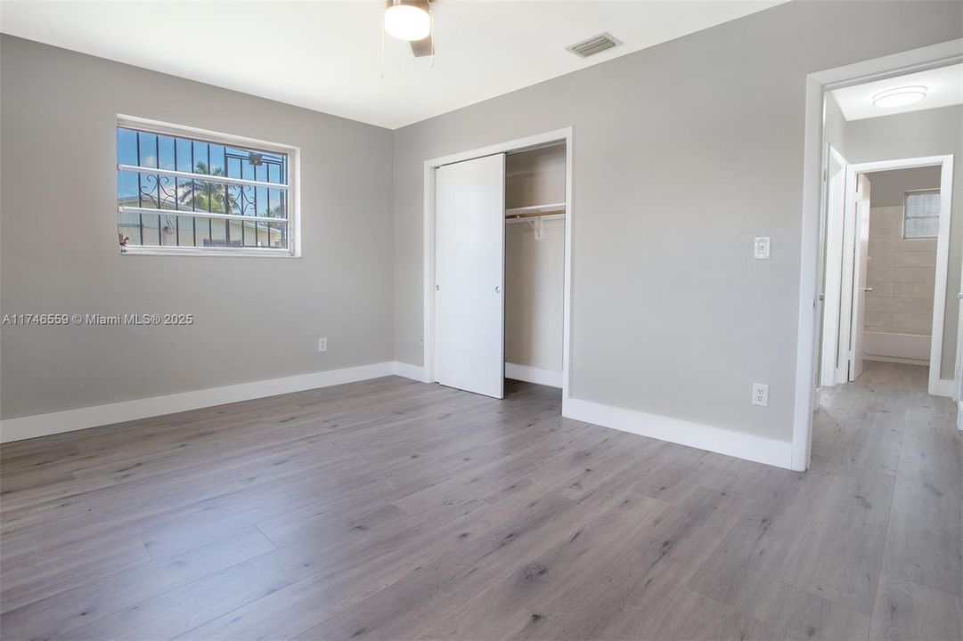 Недавно арендовано: $2,300 (2 спален, 1 ванн, 900 Квадратных фут)